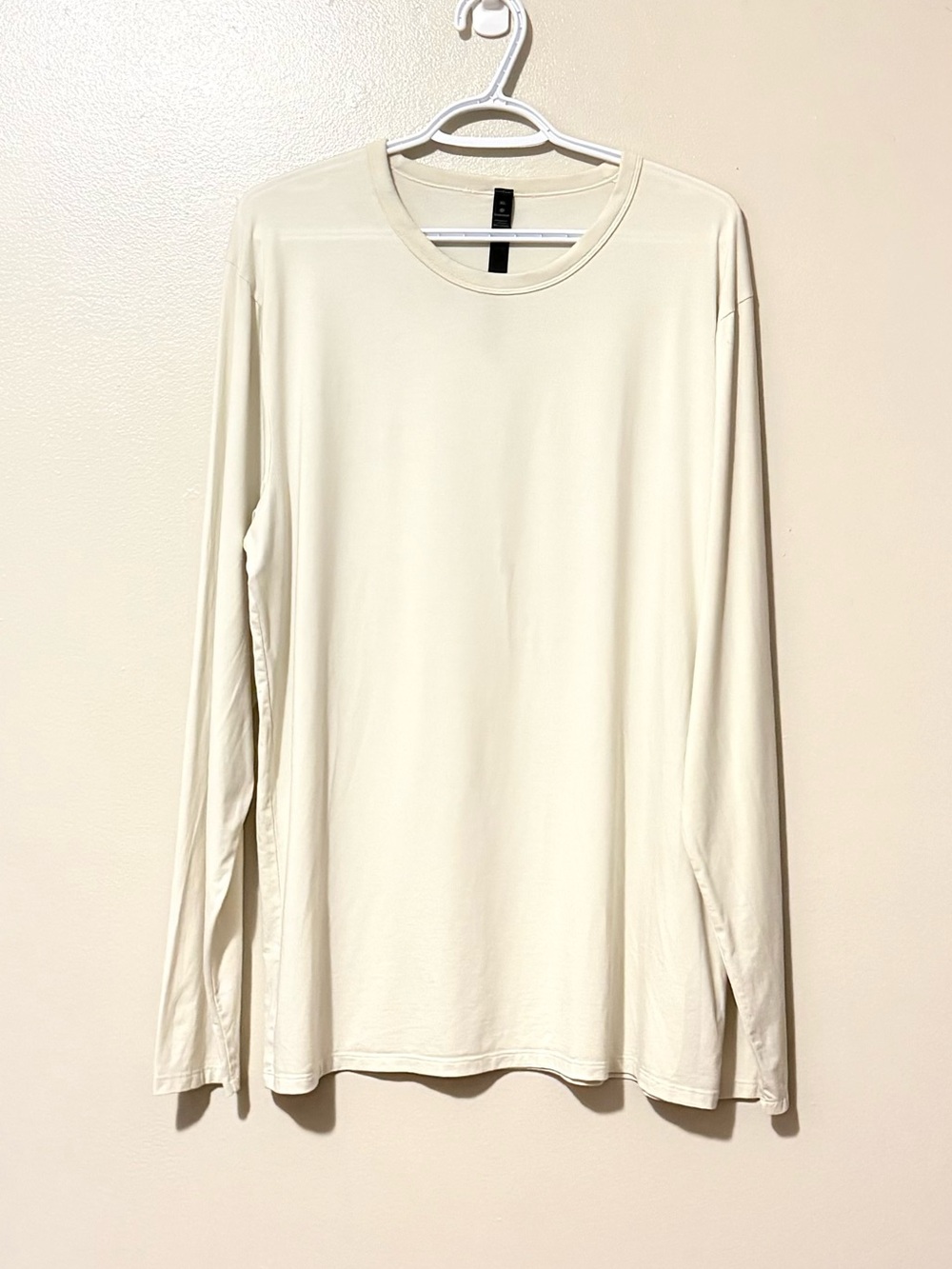 lululemon athletica Men's Long Sleeve Crew - Cream